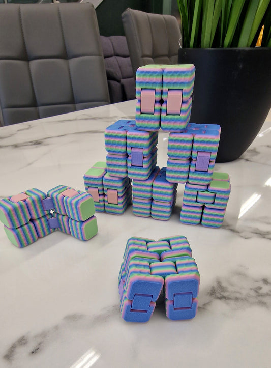 3D Printed Multicoloured Infinity Cube Fidget Toy – Articulated Puzzle for Stress Relief & Focus